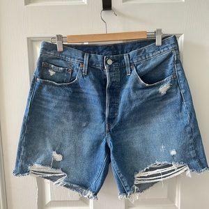 Levi’s 501 Cut Off Shorts
